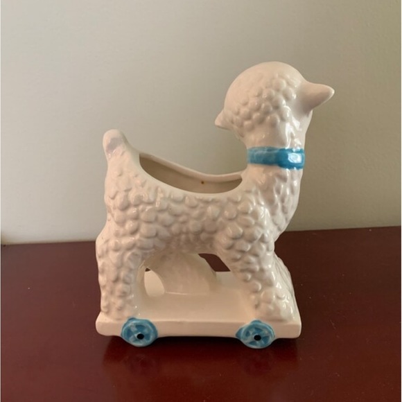 Vintage lamb planter- sheep - wheelbarrow - great condition  princess plaster​​​ - Picture 6 of 6